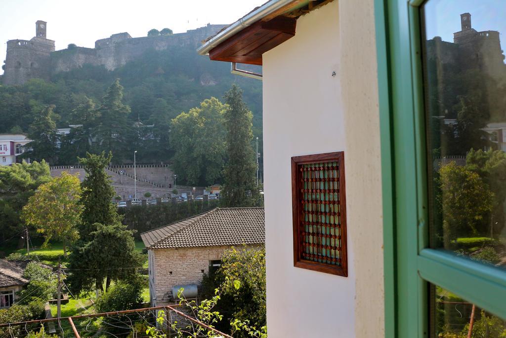 Stone City Hostel Gjirokastër Exterior foto